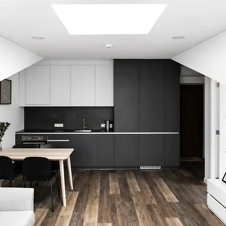 Deluxe By Hostlovers Apartment *