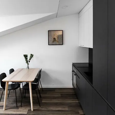 Deluxe By Hostlovers Apartment *