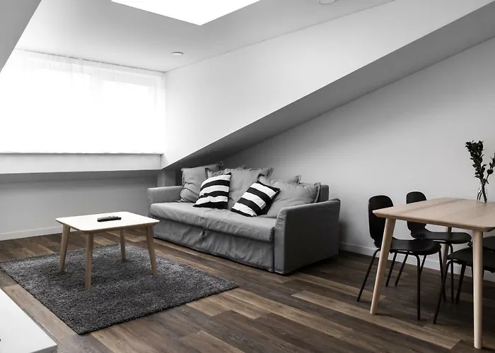 Deluxe By Hostlovers *