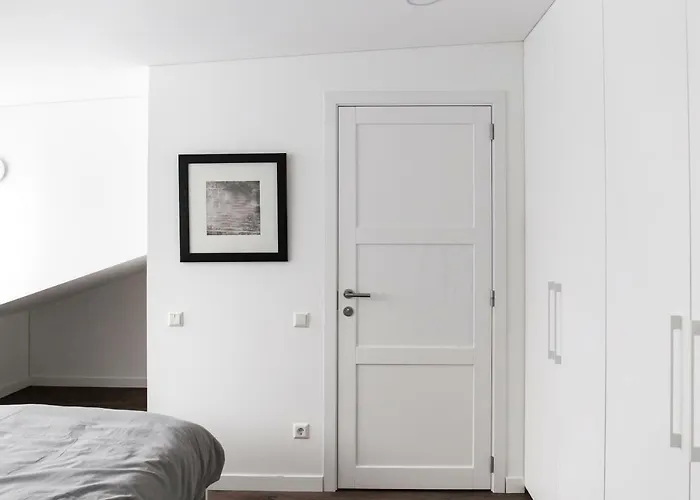 Deluxe By Hostlovers