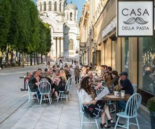 Deluxe By Hostlovers *